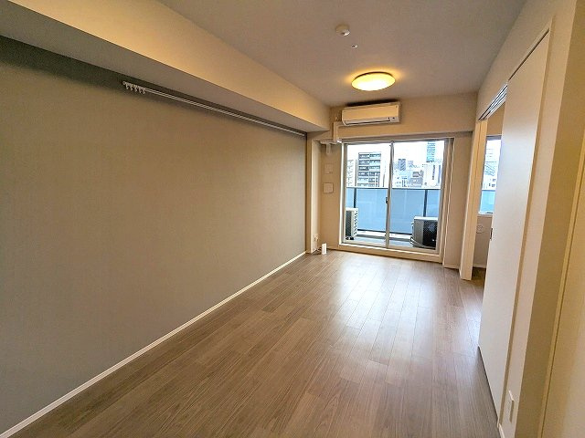 Urbanex新御徒町駅前の設備|インターネット無料、リビングに床暖房・エアコン・照明・ピクチャーレール付き、カウンターキッチン