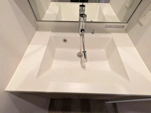 Urbanex新御徒町駅前の設備|ハンドシャワー付独立洗面台です