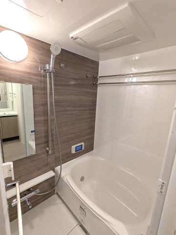 Urbanex新御徒町駅前の浴室|追焚オートバス、浴室換気乾燥機、浴室TV、ワイドシャワーヘッド