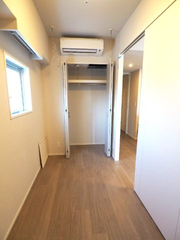 Urbanex新御徒町駅前の設備|3.4帖洋室、インターネット無料、エアコン・照明・クローゼット・取り外し可能な室内物干し設備付です