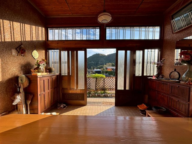 常陸大宮市野田　中古戸建の玄関