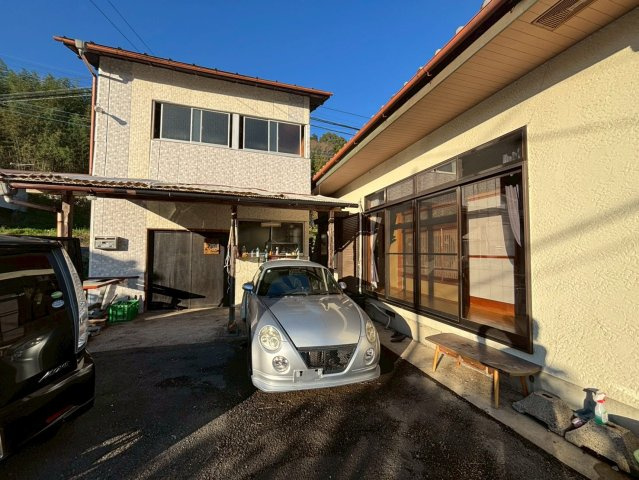 常陸大宮市野田　中古戸建の駐車場