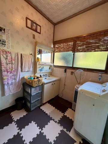 常陸大宮市野田　中古戸建の独立洗面台