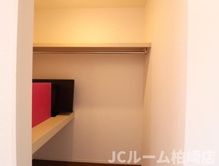 柏崎市常盤台のアパートの収納