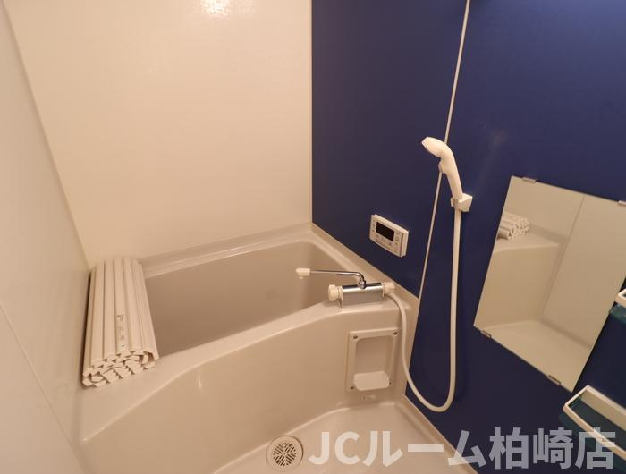柏崎市常盤台のアパートの浴室