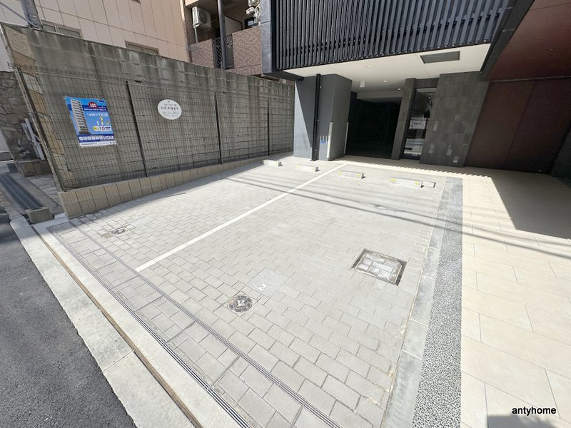 メトロ―サ谷町六丁目ノース　仲介手数料無料の駐車場