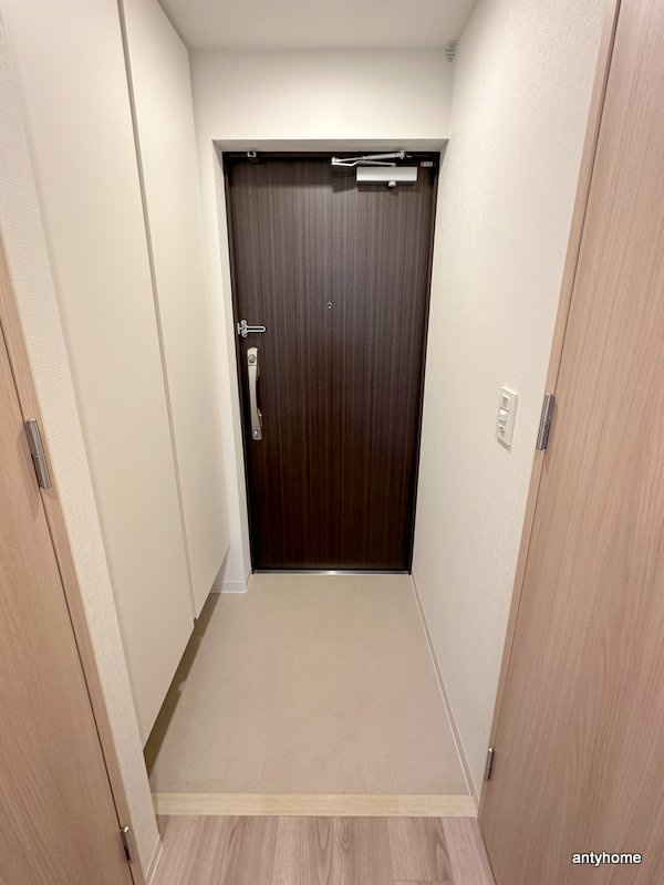 メトロ―サ谷町六丁目ノース　仲介手数料無料の玄関