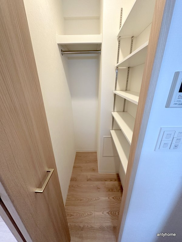 メトロ―サ谷町六丁目ノース　仲介手数料無料の収納