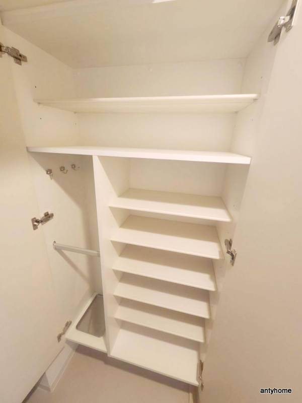 メトロ―サ谷町六丁目ノース　仲介手数料無料の収納