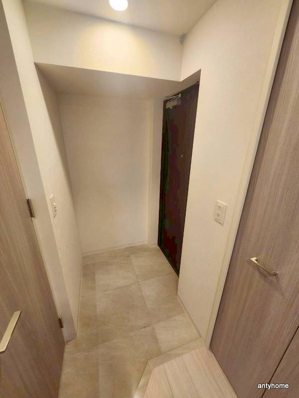 メトロ―サ谷町六丁目ノース　仲介手数料無料の玄関