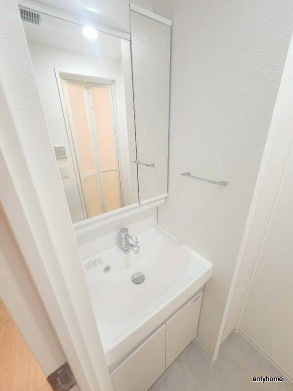 メトロ―サ谷町六丁目ノース　仲介手数料無料の洗面所