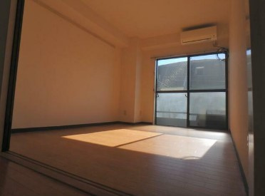 【居間・リビング】 | 日立高円寺ビル | 明るい洋室！