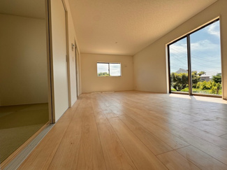 【居間・リビング】 | Cradlegarden大府市神田町全２棟【仲介手数料無料　神田小　大府中】 | 今すぐのご案内可能です！→  0120-336-922　までお気軽にお問い合わせください。