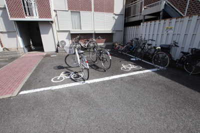 【設備】 | サンシティ深井A | 駐輪場