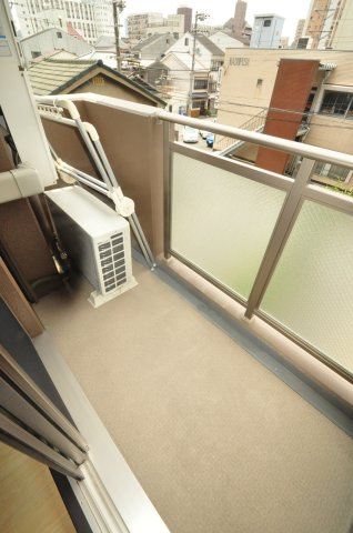 大阪市城東区野江２丁目の賃貸マンションのバルコニー