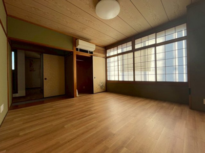 【居間・リビング】 | 新正４丁目住居付店舗戸建て