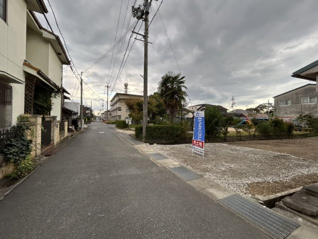 加東市社　売土地の前面道路含む現地写真