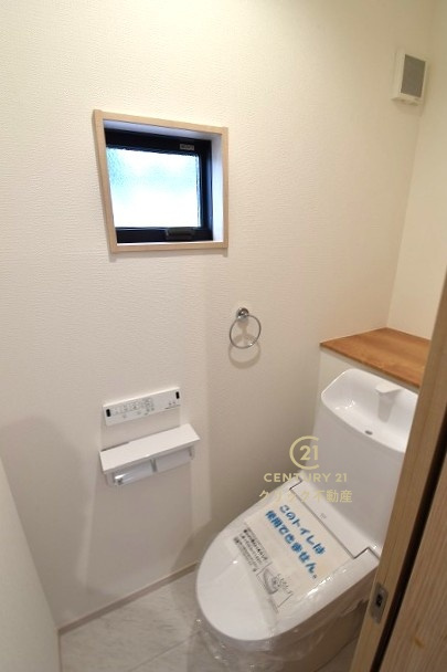 いろどりアイタウン　日立市西成沢町2丁目　23-P1　8のトイレ|毎日使う空間と機能だから、いつまでも清潔なスペースであってほしいのがトイレです。お掃除しやすいシンプルなデザインです。
