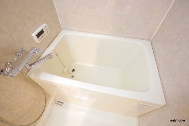 エルセレーノ東三国　仲介手数料無料の浴室