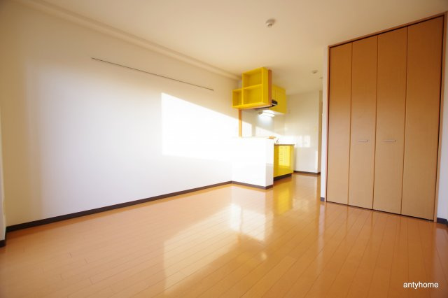 エルセレーノ東三国　仲介手数料無料の居間・リビング