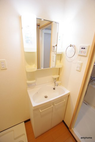 エルセレーノ東三国　仲介手数料無料の洗面所