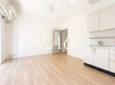 【居間・リビング】 | コスモリード三軒茶屋 | 洋室のお部屋です。