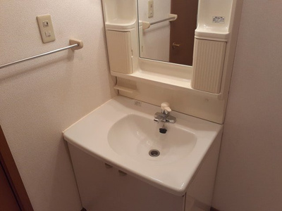 【独立洗面台】 | メゾンド・デニムＡ | 洗面化粧台