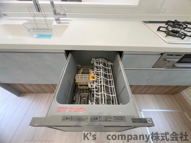 ◎茅ヶ崎市東海岸北5丁目　中古戸建のキッチン|食器洗い乾燥機付きで家事の時短に役立ちます☆