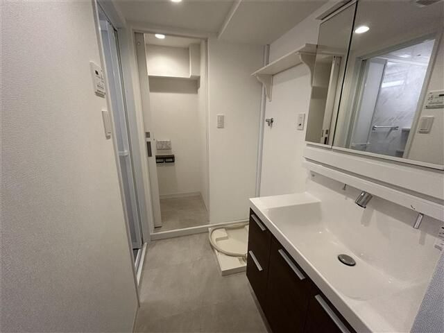 カーサ三田の洗面所