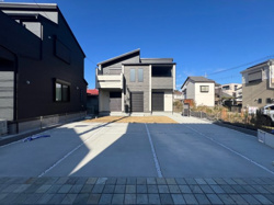 ～カースペース並列3～4台可×敷地広々63坪超～長井1丁目新築戸建の画像