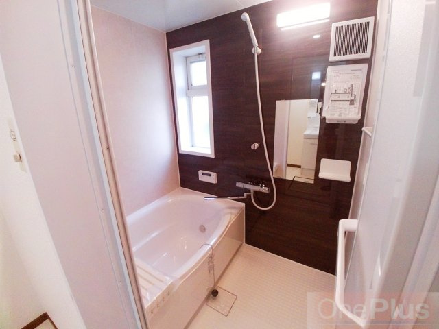 パインガーデン芦屋川PHⅡB棟の浴室|コンパクトで使いやすいお風呂です