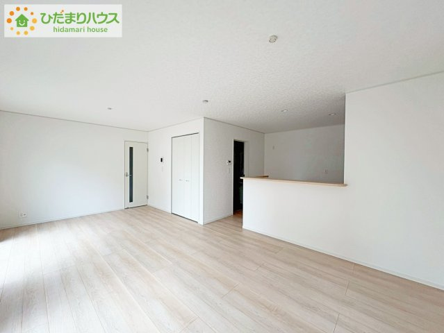 日立市久慈町第25　新築戸建　1号棟の前面道路含む現地写真|前面道路幅6ｍ☆車の出入りもラクラクできちゃいます(^^♪