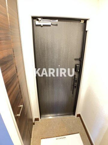 グランドール清水の玄関