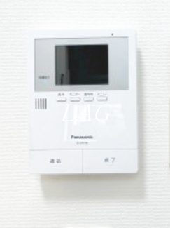 【セキュリティ】 | リヴィエール明大前 | モニター付インターホンです。