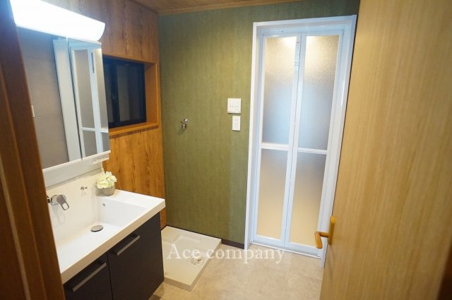 【ランドリースペース】 | 東大阪市南鴻池町2丁目 | 洗濯パン新調です☆
