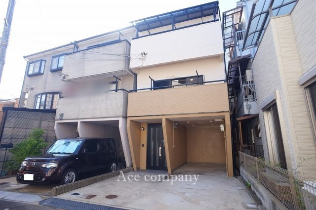 【外観】 | 東大阪市南鴻池町2丁目 | 【駐車3台可能！4LDK！外壁塗装・水廻り設備一新！内外装全面リフォーム済み☆】ローン返済目安：月々約82396円（頭金0円、変動金利0.875％、返済期間35年、ボーナス払い無しで試算しています）