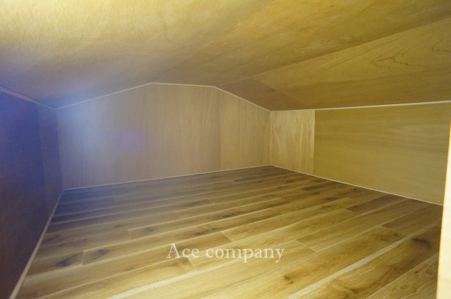 【収納】 | 東大阪市南鴻池町2丁目 | 屋根裏収納付きです。昇降階段は3階の廊下にあります。