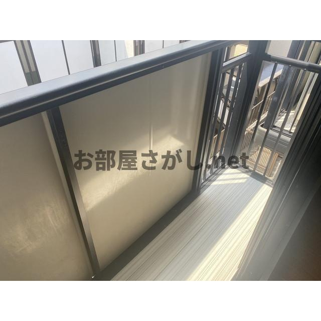 Ｓコートのバルコニー|暖かな日差しのふりそそぐバルコニー