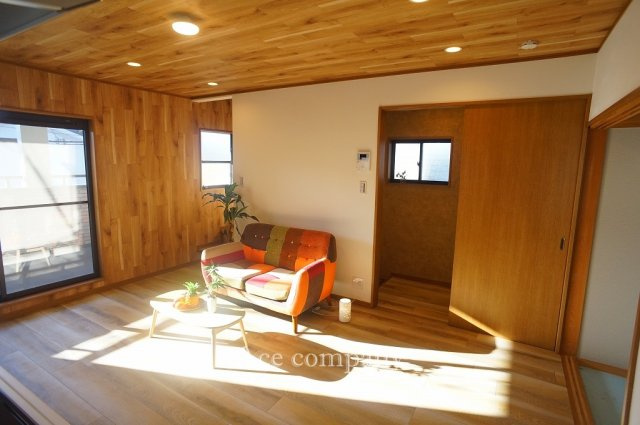 【居間・リビング】 | 東大阪市高井田西1丁目 | 【LDK：約10帖】