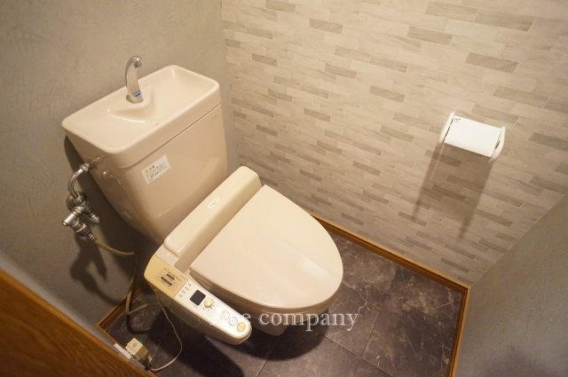 【トイレ】 | 東大阪市高井田西1丁目 | トイレは1階と2階の2ヶ所に完備です♪こちらは1階のシャワートイレです☆