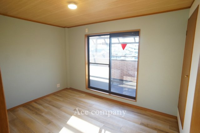 【子供部屋】 | 東大阪市高井田西1丁目 | 【3階：洋室6帖】バルコニーに面したお部屋です☆