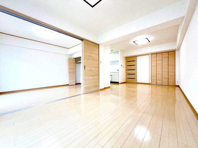 中川ビューハイツの居間・リビング