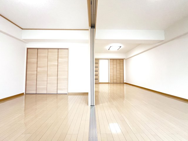 中川ビューハイツの居間・リビング