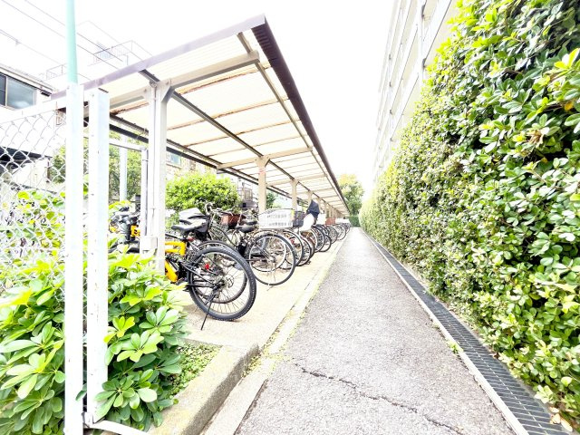 中川ビューハイツの駐輪場