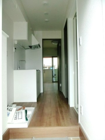 【玄関】 | フォルジュロン　パンセ | 玄関入るとこんな感じ。