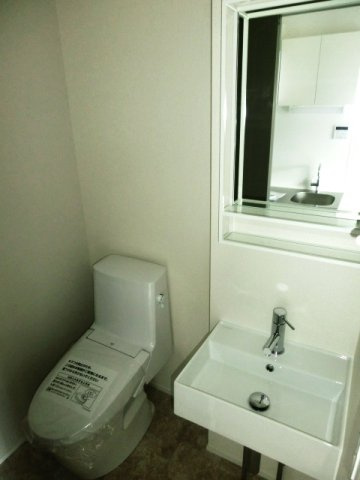 【トイレ】 | フォルジュロン　パンセ | トイレ・独立洗面台完備。