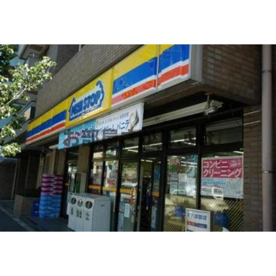 キャップス早稲田の周辺|コンビニ「ミニストップ早稲田南町店まで110ｍ」