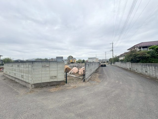 【前面道路含む現地写真】