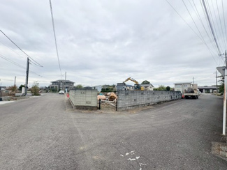 【前面道路含む現地写真】