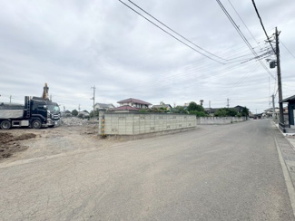 【前面道路含む現地写真】